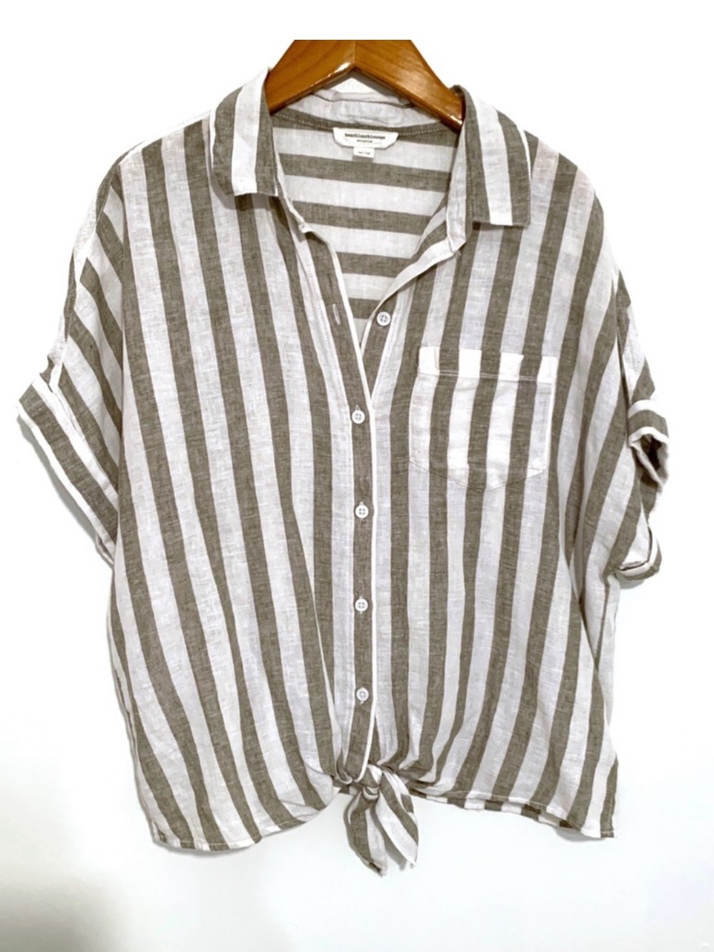 NWOT beachlunchlounge Brooklyn Stripe Tie Front Top - Gray/White Stripe, Medium